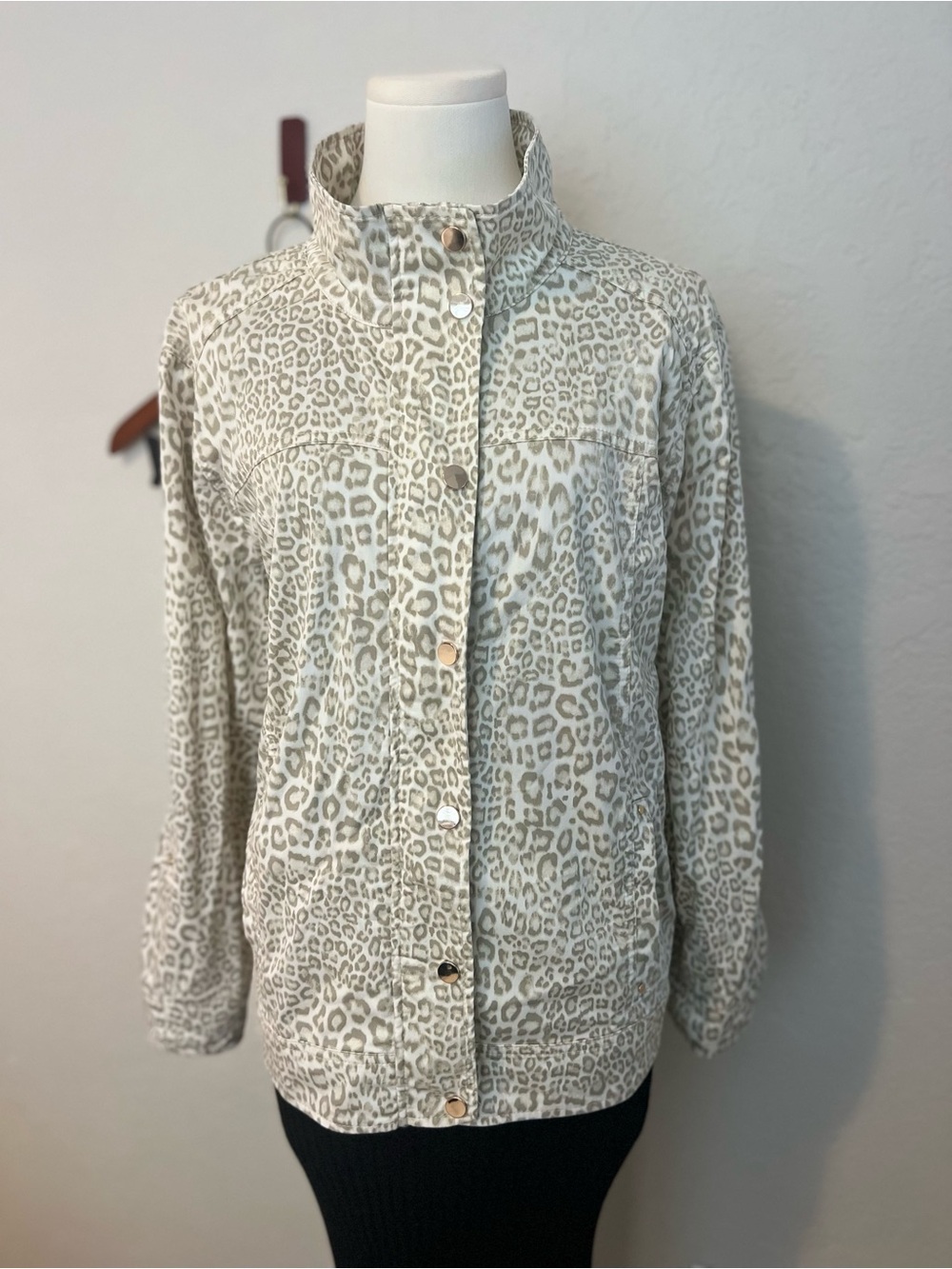 Chico’s Leopard Animal Print Zip Front Jacket Women’s Size 3 (XL/16) Beige/Gray